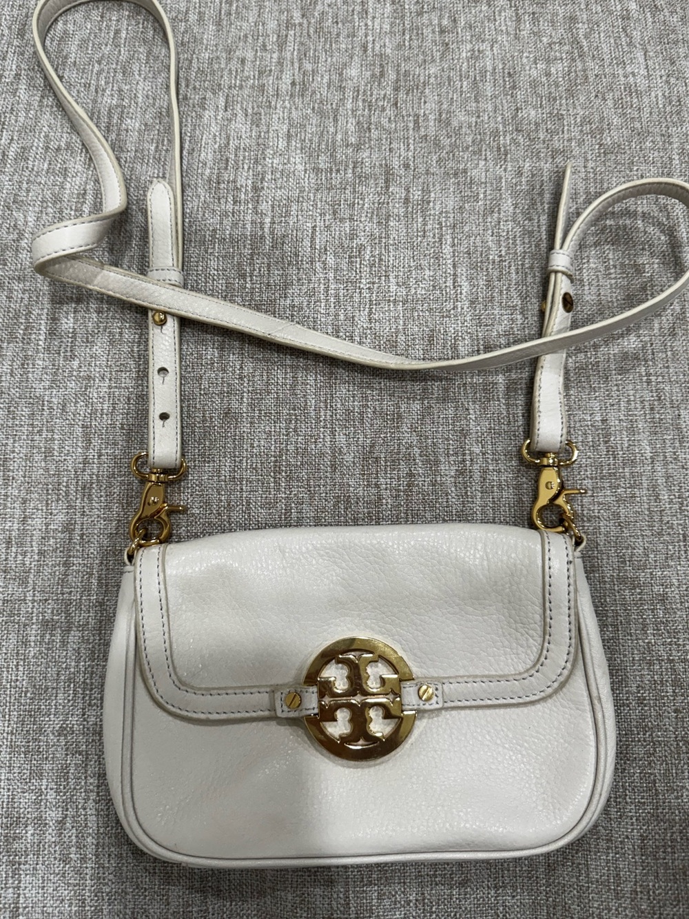 Tory Burch Amanda mini Messenger Crossbody bag purse white cream with gold